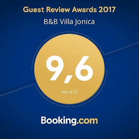 Jonica לינה וארוחת בוקר 3*